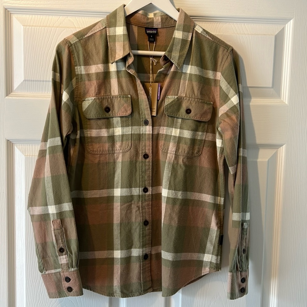 NWT Women’s Patagonia Flannel